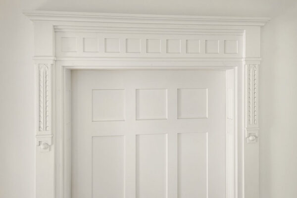 12_tueren-mit-ornamenten