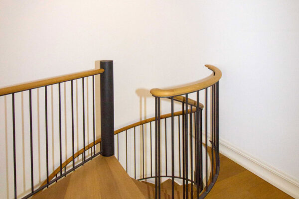 30_og-2-rundtreppe-zum-og-1